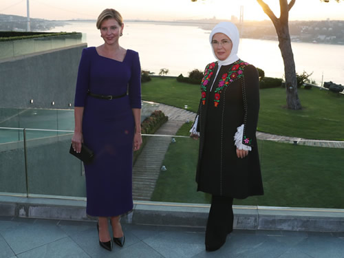 Emine Erdoğan, Ukrayna Devlet Başkanı’nın eşi Zelenska ile görüştü