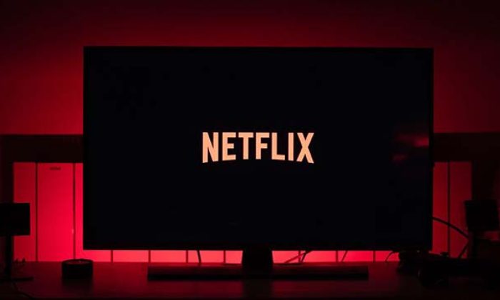 Netflix’in pandemiden olumsuz etkilenen kamera arkası çalışanları için sağladığı  destek 6 milyon TL’ye yaklaşacak