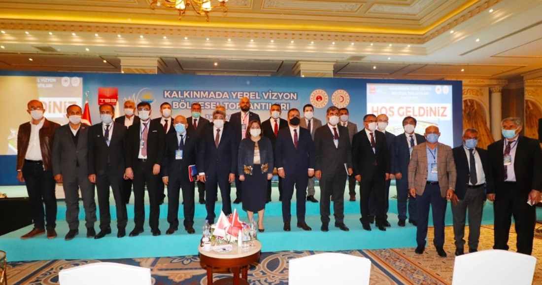 ŞAHİN, DÜNYADA DEĞİŞİMİ VE GELİŞİMİ TAKİP ETMELİYİZ