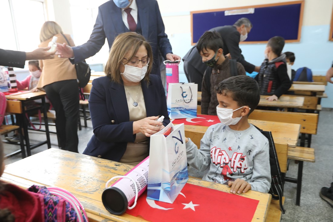 BAŞKAN ŞAHİN, GAZİANTEP’TE ŞU ANA KADAR BİN 157 OKUL “TEMİZ OKUL SERTİFİKASI” ALDI