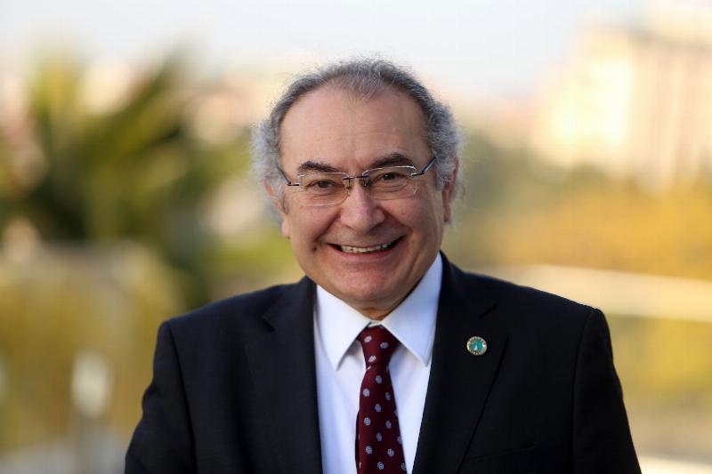 Prof. Dr. Nevzat Tarhan “İyilik yapmanın antidepresan etkisi yaptığını” iddia etti
