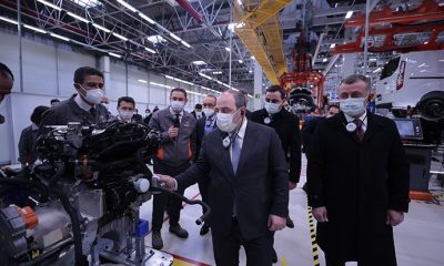 Sanayi ve Teknoloji Bakanı Varank, Ford Otosan’ın Kocaeli’deki yeni yatırım çalışmalarını yerinde inceledi