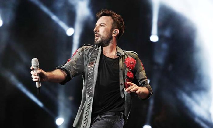 Tarkan Helal Olsun adlı şarkısını kliplendirdi