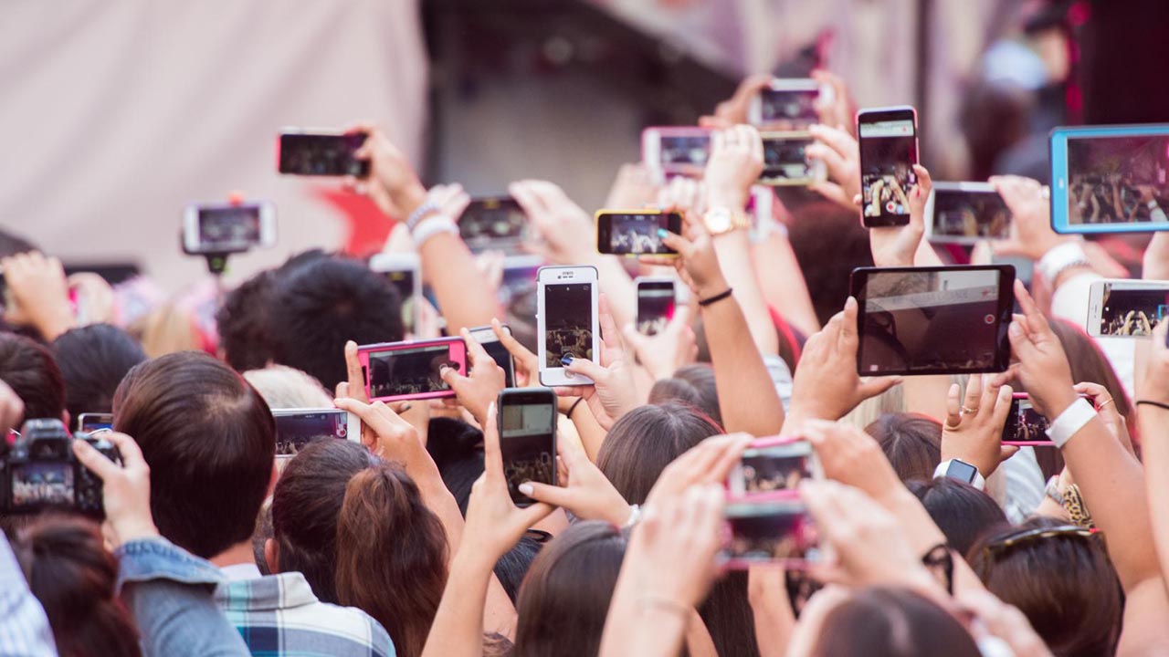 Geleceğe damgası vurması beklenen cep telefonu teknolojiler