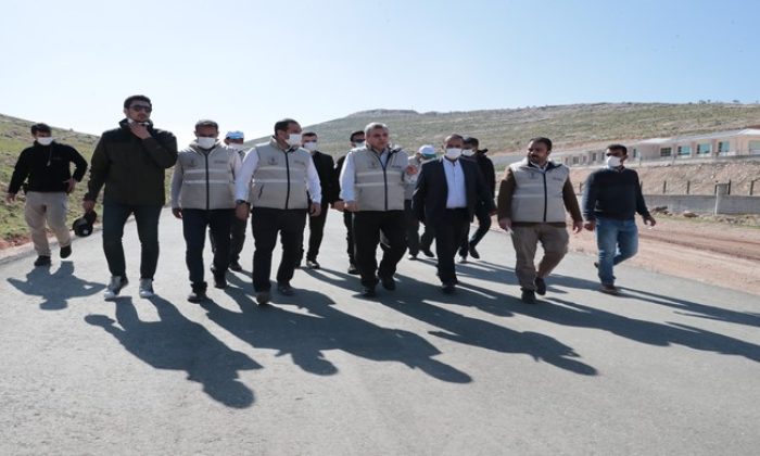 Şanlıurfa Büyükşehir Belediye Başkanı Zeynel Abidin Beyazgül, Yol Çalışmalarını Yerinde İnceledi