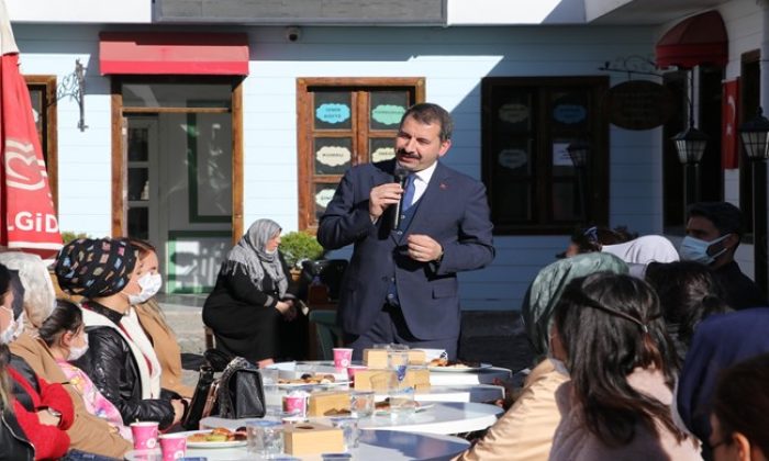 BAŞKAN BAYDİLLİ’DEN KADIN PERSONELE KADINLAR GÜNÜ JESTİ