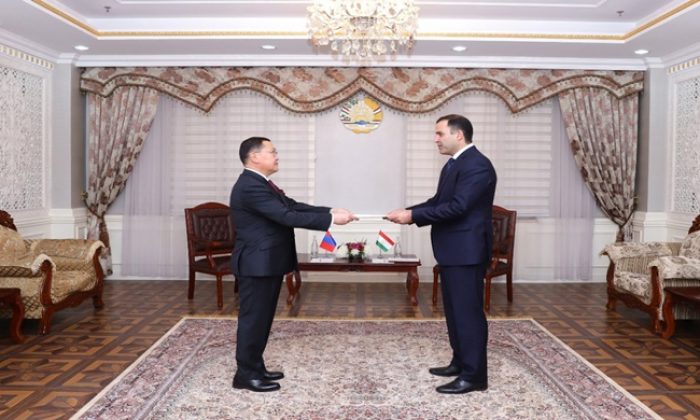 Presentation of copies of Credentials of new Ambassadors