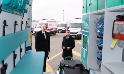 İlham Aliyev yeni satın alınan modern ambulanslarla tanıştı