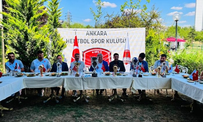 ANKARA HENTBOL SPOR KULÜBÜ YÖNETİM KURULU BAŞKANI AZİZ KIZILCA BAŞKANLIĞINDA İMZA TÖRENİ YAPILDI