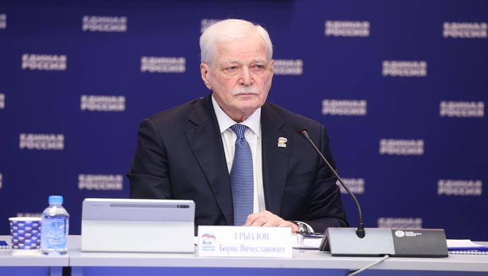 Boris Gryzlov: Birleşik Rusya, ülkenin sosyo-ekonomik ve teknolojik gelişiminin ana yönlerinin koordinatörü olabilir