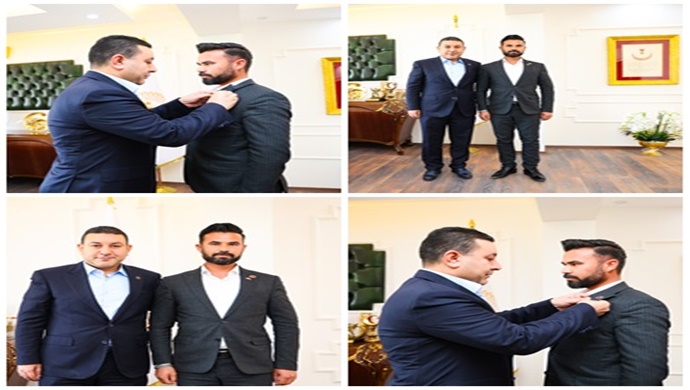 YENİDEN REFAH PARTİSİNDEN İSTİFA EDEREK MHP’YE GEÇTİ: ROZETİNİ BAŞKAN ÖZYAVUZ TAKTI