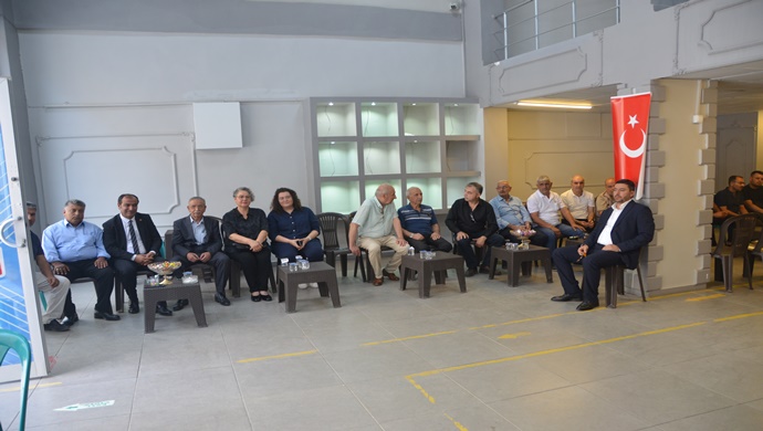CHP BİRECİK İLÇE BAŞKANI HASAN KURT BAŞKANLIĞINDA BAYRAMLAŞMA PROGRAMI YAPILDI