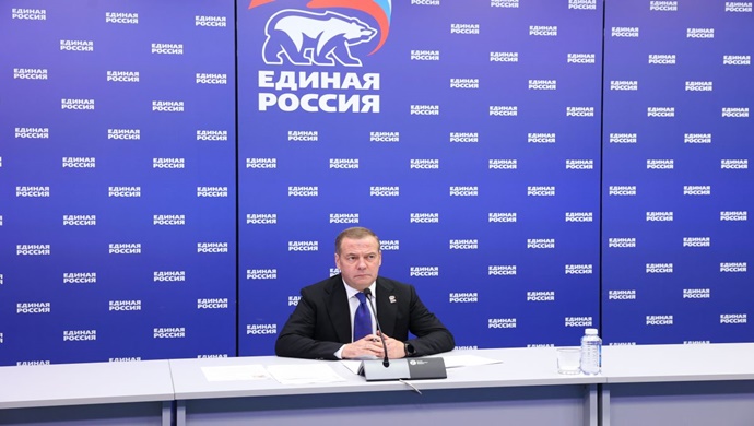 Дмитрий Медведев поддержал инициативу по организации в регионах литературных площадок для писателей-фронтовиков