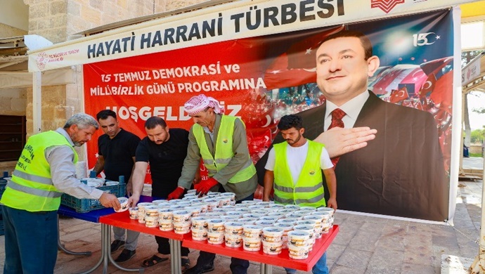 HARRAN’DA 15 TEMMUZ COŞKUSU: DUALAR EDİLDİ, MEVLİT OKUTULDU