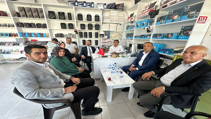 AK PARTİ HEYETİNDEN İŞ İNSANI ÖMER DEMİR `E HAYIRLI OLSUN ZİYARETİ