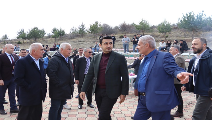 Giresun Üniversitesi Şebinkarahisar Yerleşkesinde Geleneksel Hamsi Şenliğine yüzlerce kişi katıldı