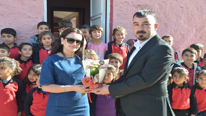 Tahir Elmaoğlu’ndan 24 Kasım Öğretmenler Günü’nde Anlamlı Ziyaret