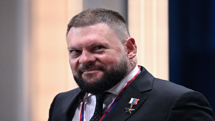 Birleşik Rusya Genel Konseyi üyesi ve savaş muhabiri Yevgeny Poddubny: Günümüz gerçekliğinde, Rusya’nın dijital egemenliği, yeni bir teknolojik sıçramaya katılma girişimidir