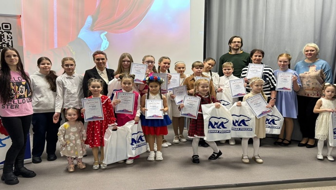 Birleşik Rusya, Çerepovets’te aileler için bir edebiyat ve şiir gecesi düzenledi